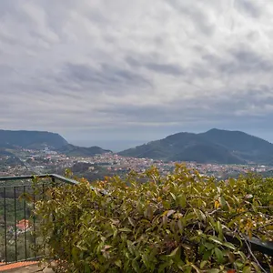 https://casa-serena-vista-mare-sestri-levante-pace-natura.hotelitalianriviera.com